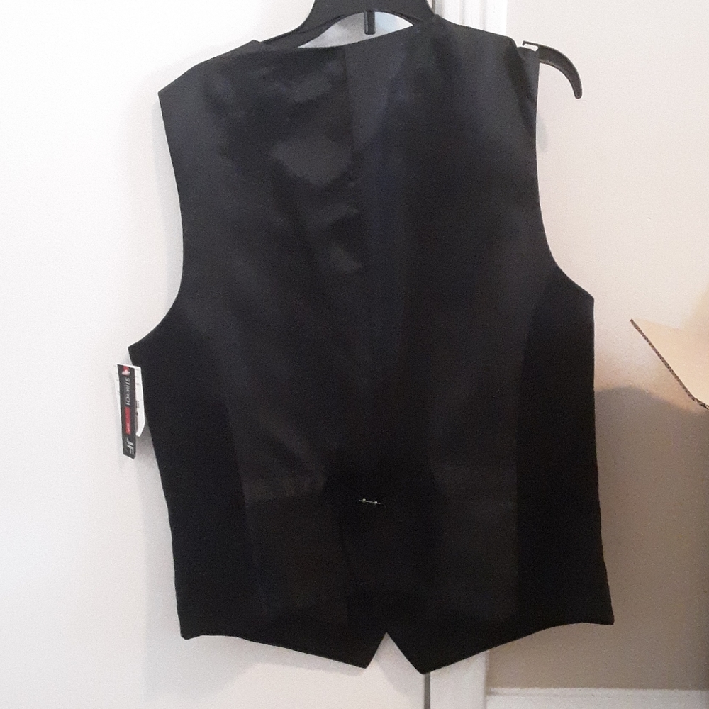 Vest - Picture 2 of 2